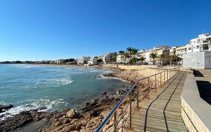 Vista exterior de Casa o xalet en venda en Alcalà de Xivert amb Aire condicionat, Calefacció i Jardí privat