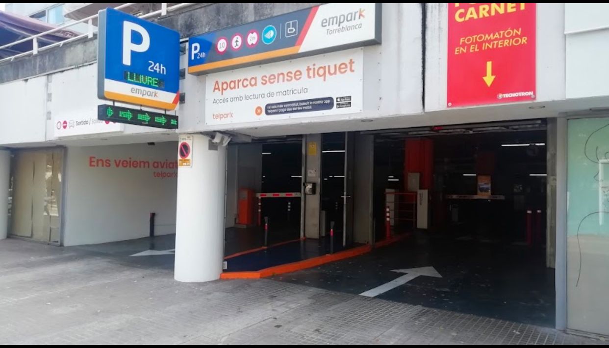 Parking of Garage to rent in Sant Cugat del Vallès  with Alarm