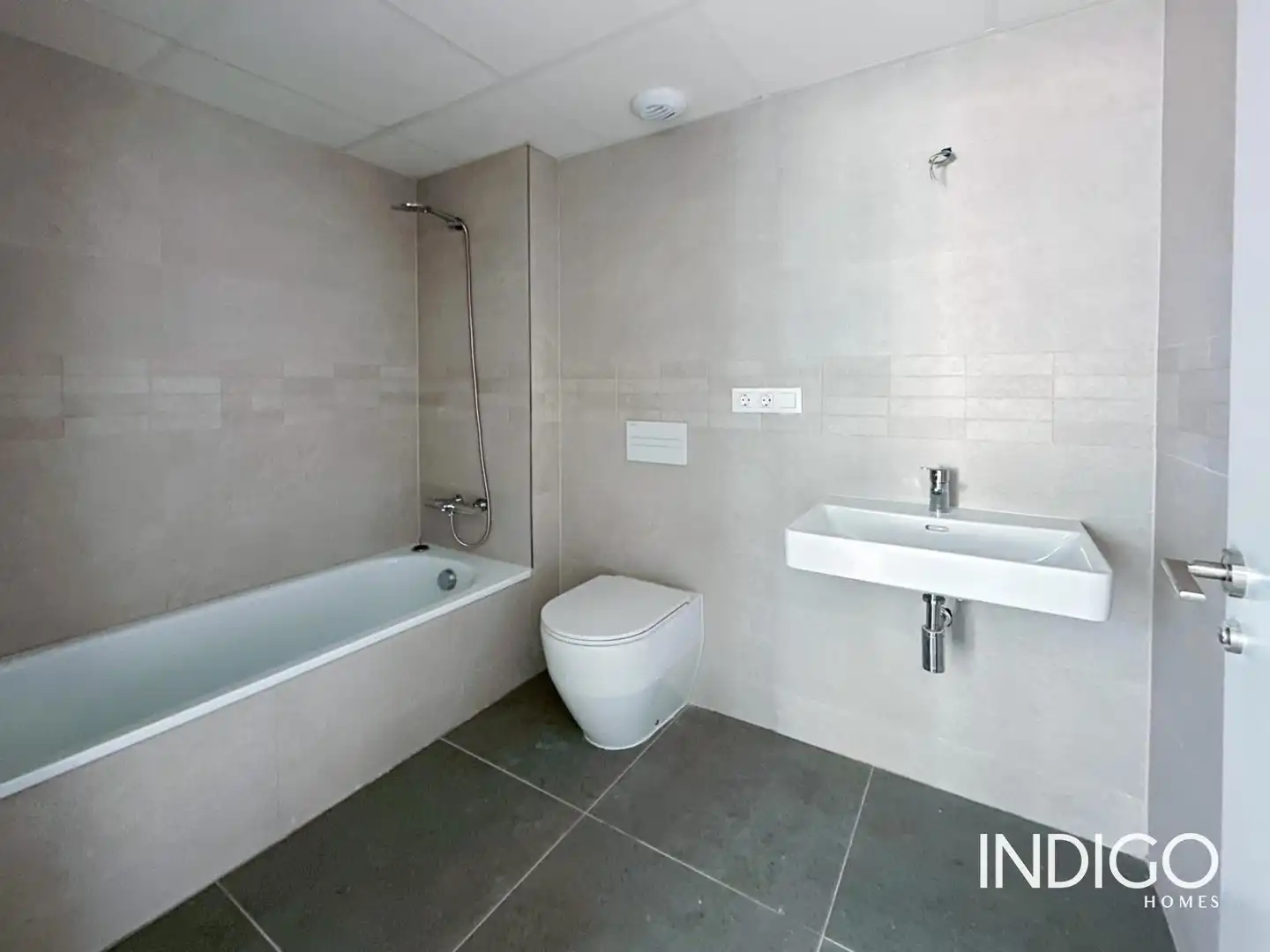 Baño de Piso de alquiler en Alicante / Alacant con Aire acondicionado, Calefacción y Terraza