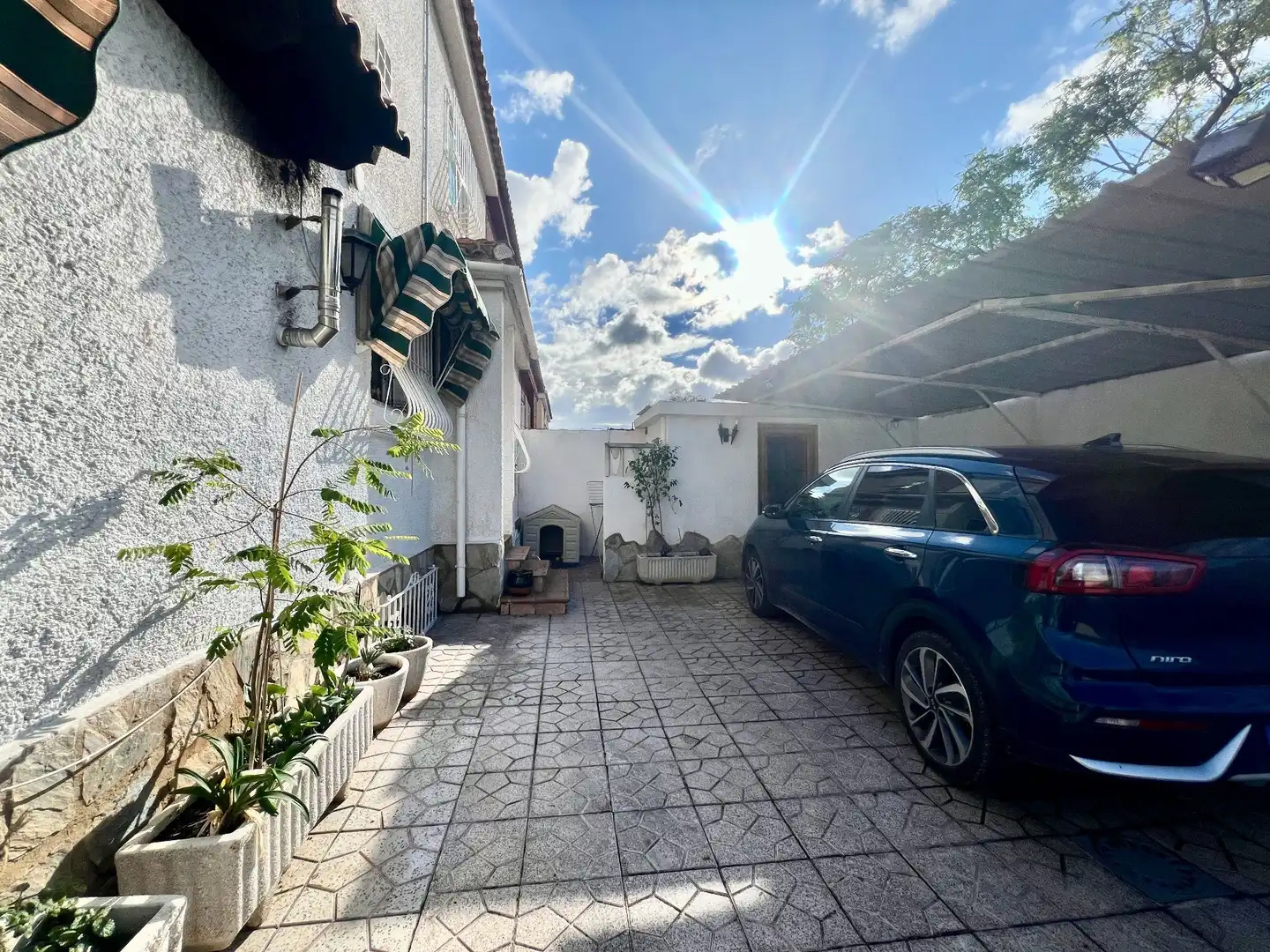 Außenansicht von Einfamilien-Reihenhaus zum Verkauf in San Vicente del Raspeig / Sant Vicent del Raspeig mit Klimaanlage, Heizung und Privatgarten