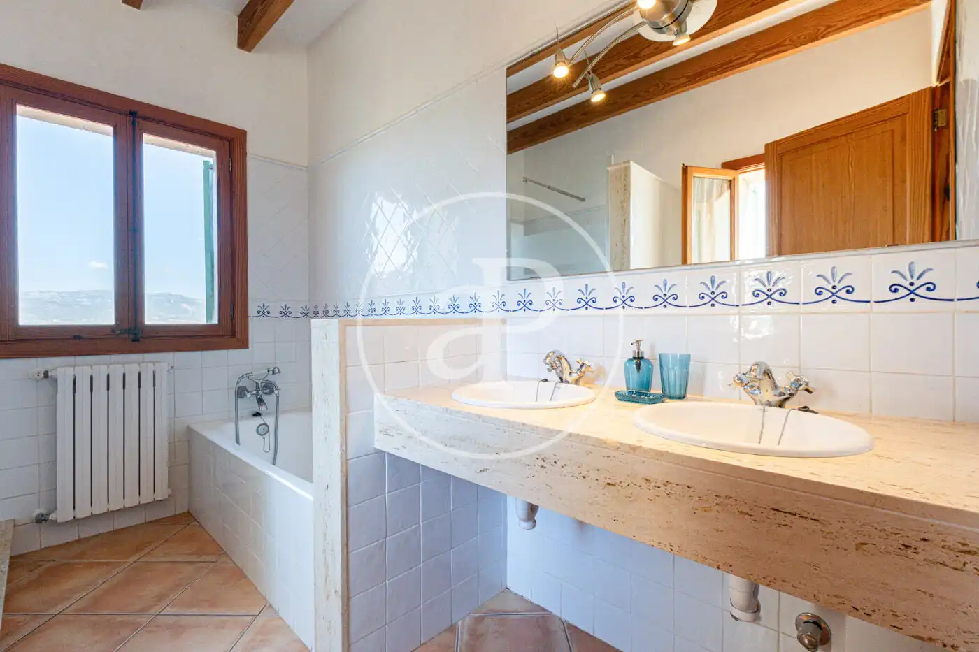 Baño de Casa o chalet de alquiler en Santa Eugènia con Calefacción, Jardín privado y Terraza