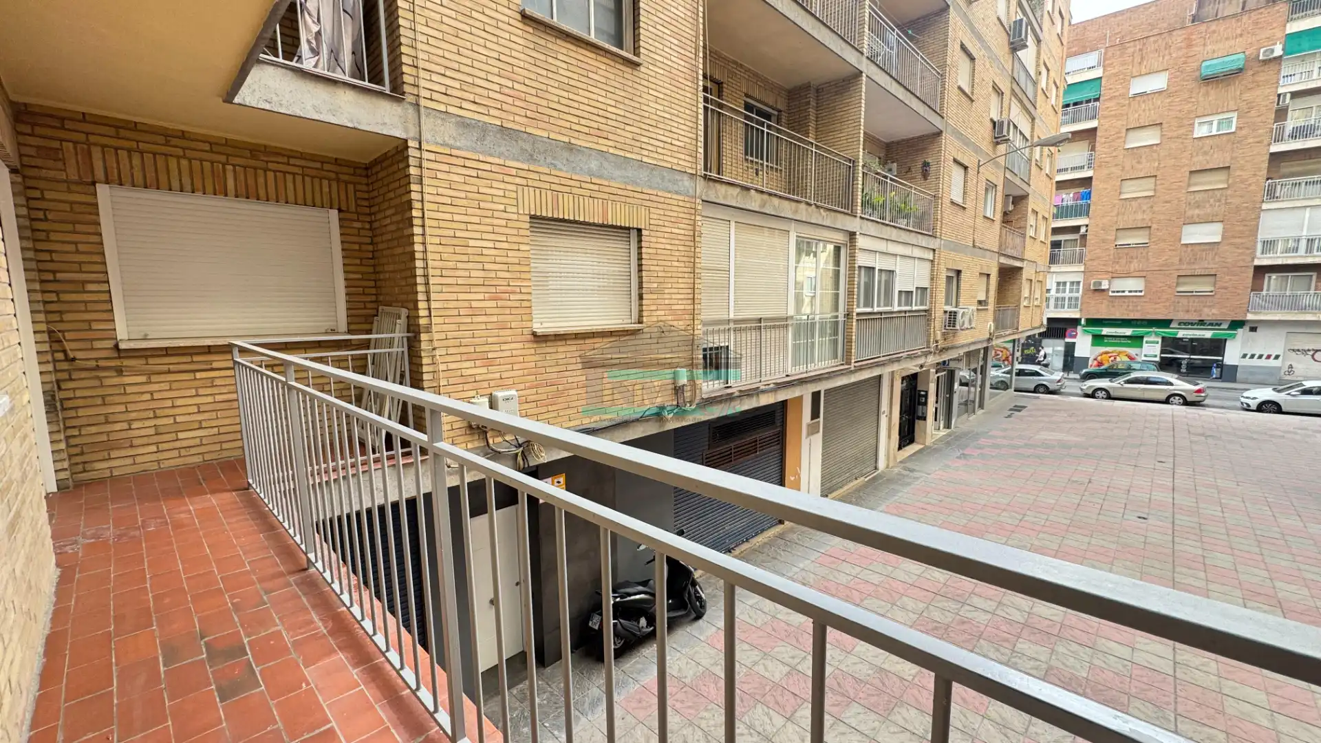 Exterior view of Flat for share in Granada  with Heating, Furnished and Oven