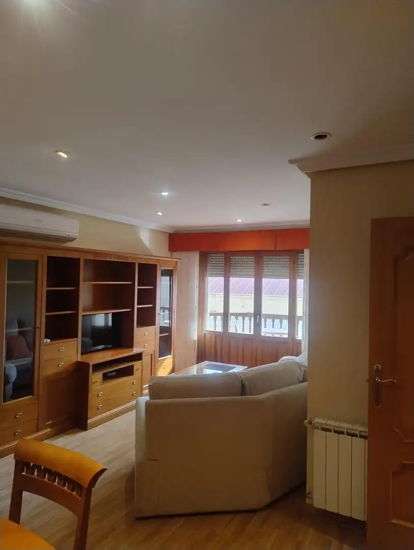 Sala de estar de Piso en venta en Ciudad Real con Calefacción, Terraza y Amueblado