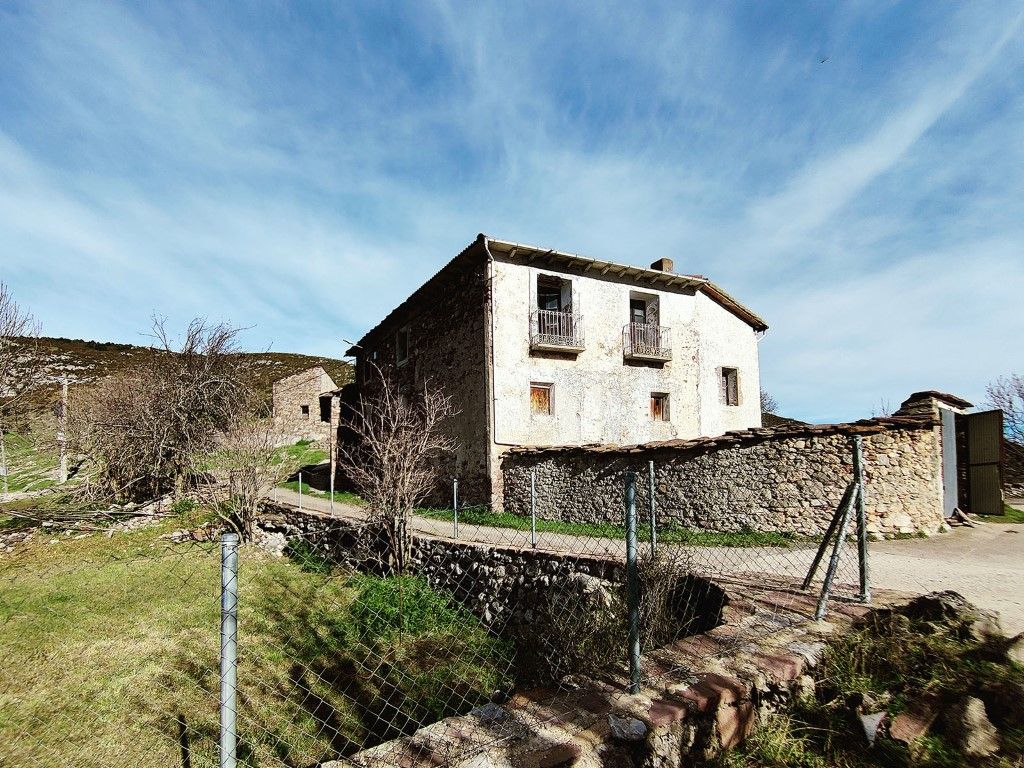 Vista exterior de Casa o xalet de lloguer en Laspaúles