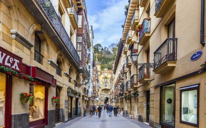 Vista exterior de Pis en venda en Donostia - San Sebastián  amb Calefacció i Balcó