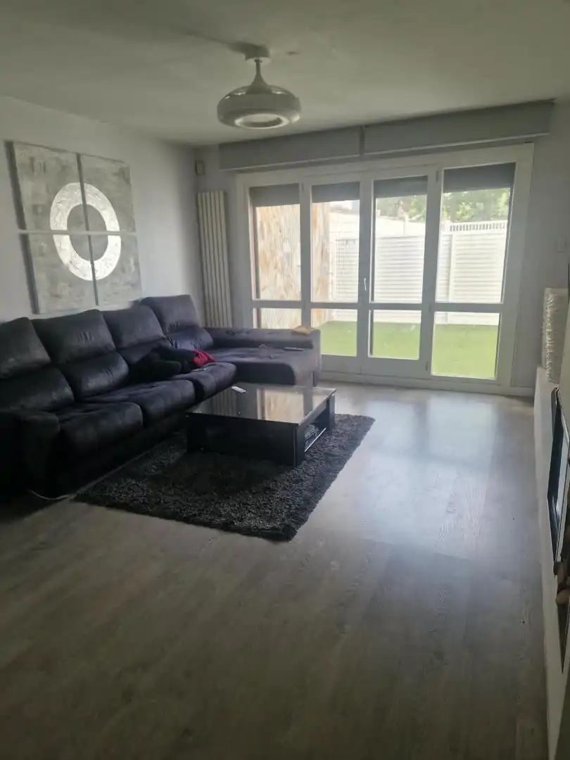Sala d'estar de Casa adosada en venda en Zaragoza amb Terrassa i Piscina