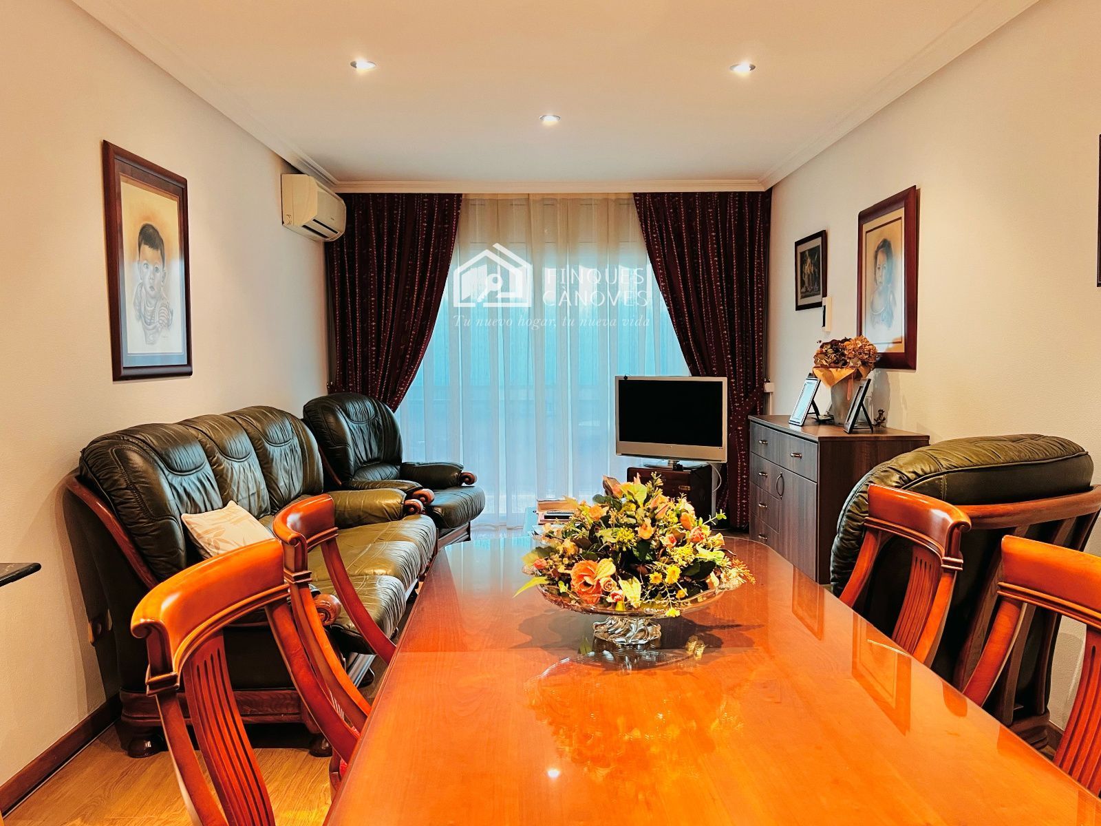 Sala d'estar de Pis en venda en Girona Capital amb Aire condicionat, Calefacció i Parquet