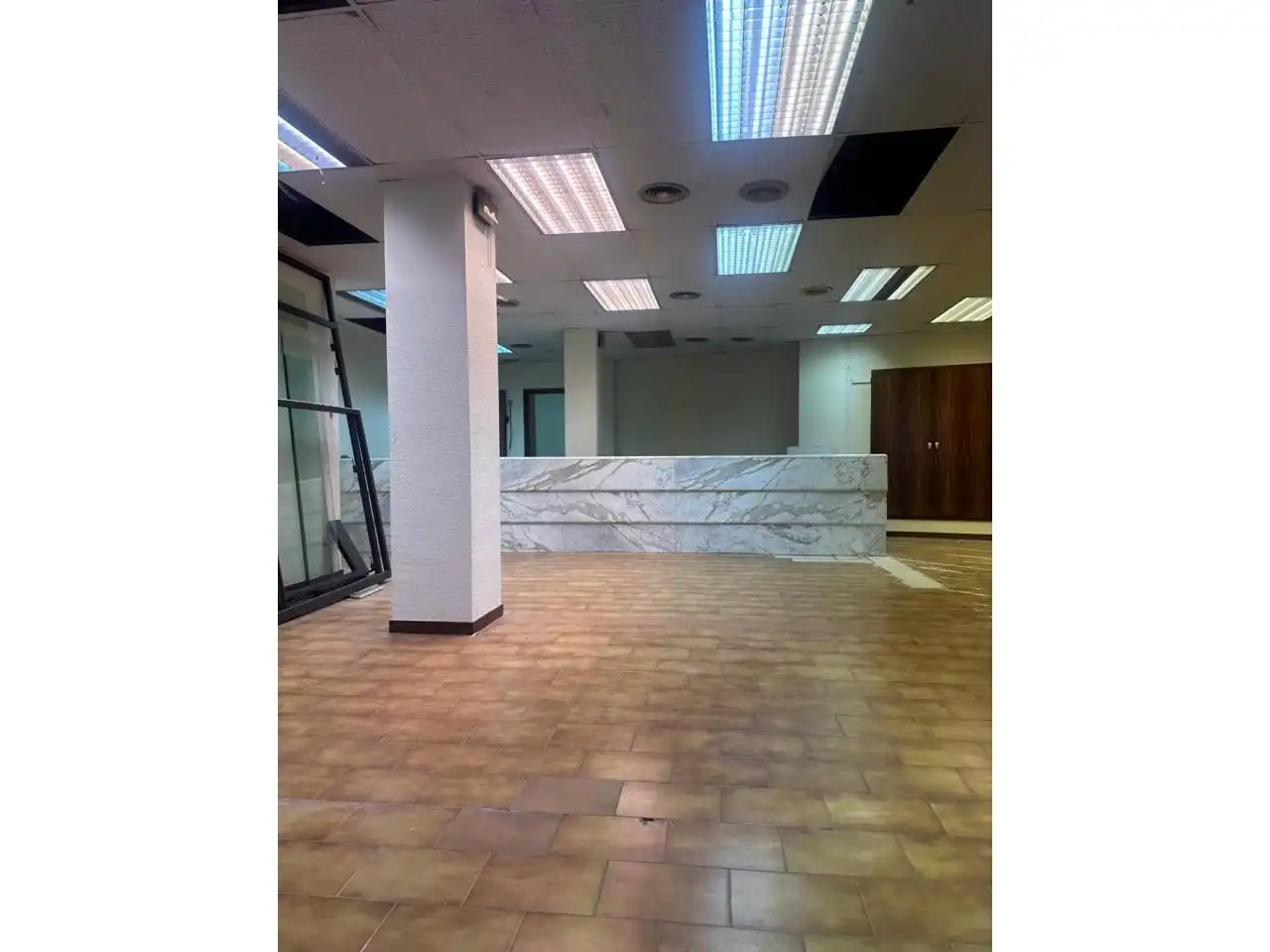 Local comercial de lloguer a Avenida Catalunya, imagen 4