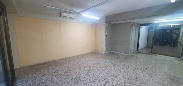 Local comercial en Venta en Carrer de Joan de Peguera, 89 en El Camp de l'Arpa del Clot