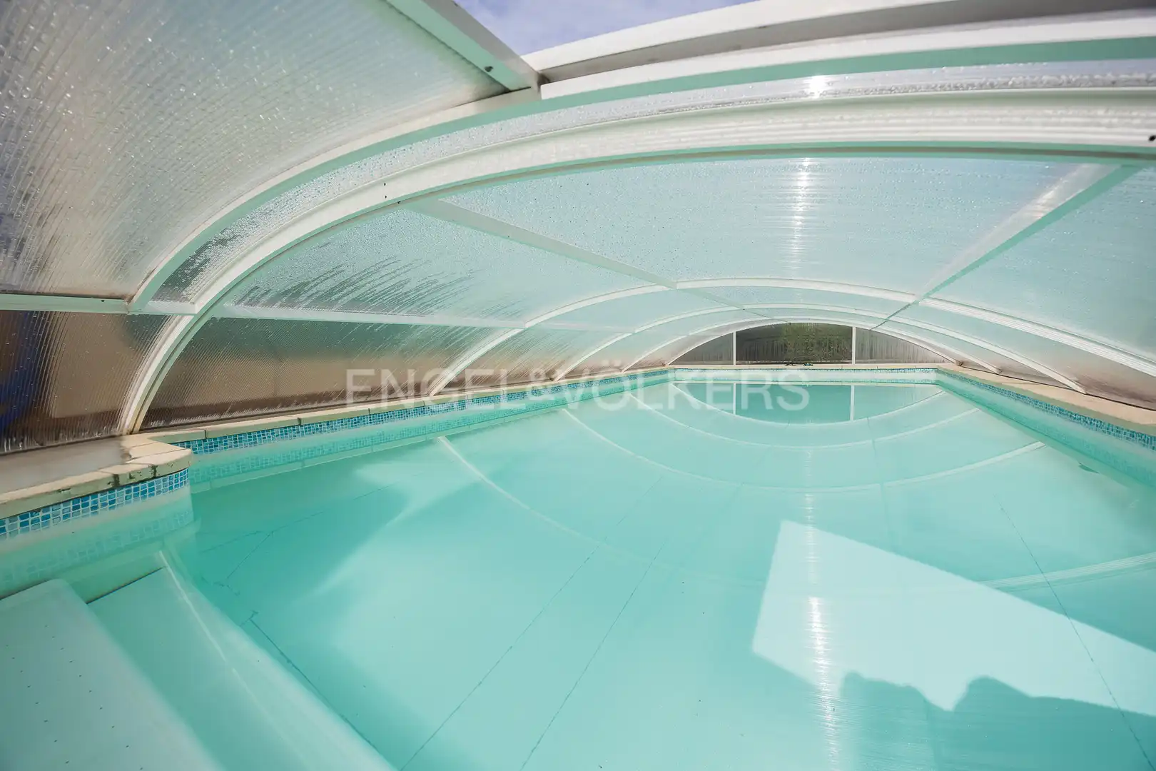 Piscina de Casa adosada en venta en Larrabetzu con Aire acondicionado, Calefacción y Jardín privado