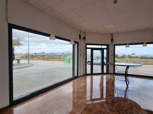 Local comercial en Alquiler en N/A en La Serranica - Sagrado Corazón