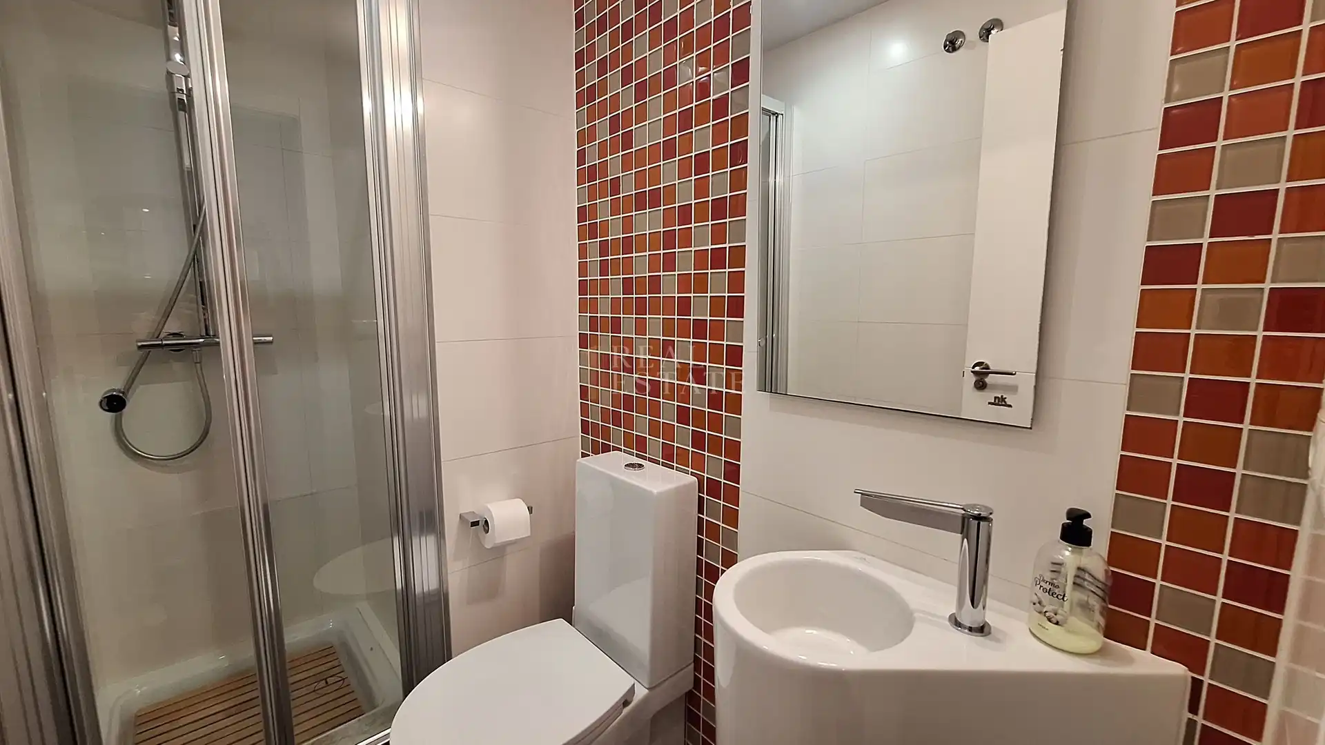 Baño de Piso en venta en Dénia con Aire acondicionado, Calefacción y Trastero