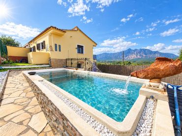 Casa amb piscina en venda a Mas d'en Gall