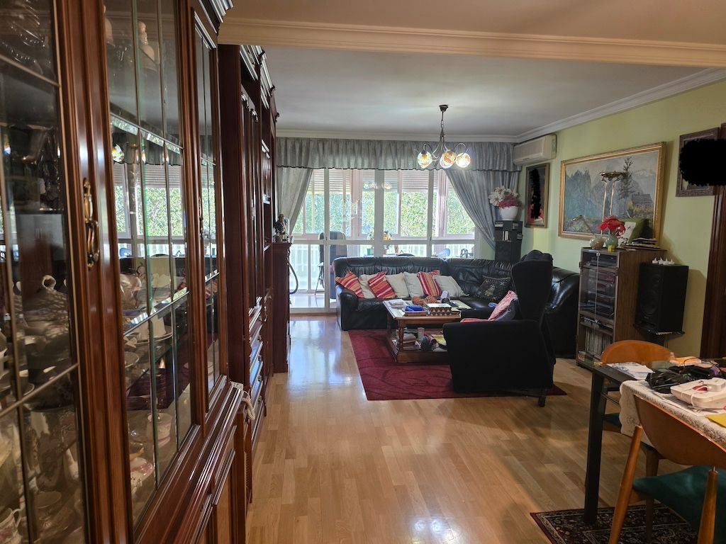 Living room of Flat for sale in Torrejón de Ardoz  with Air Conditioner, Heating and Parquet flooring