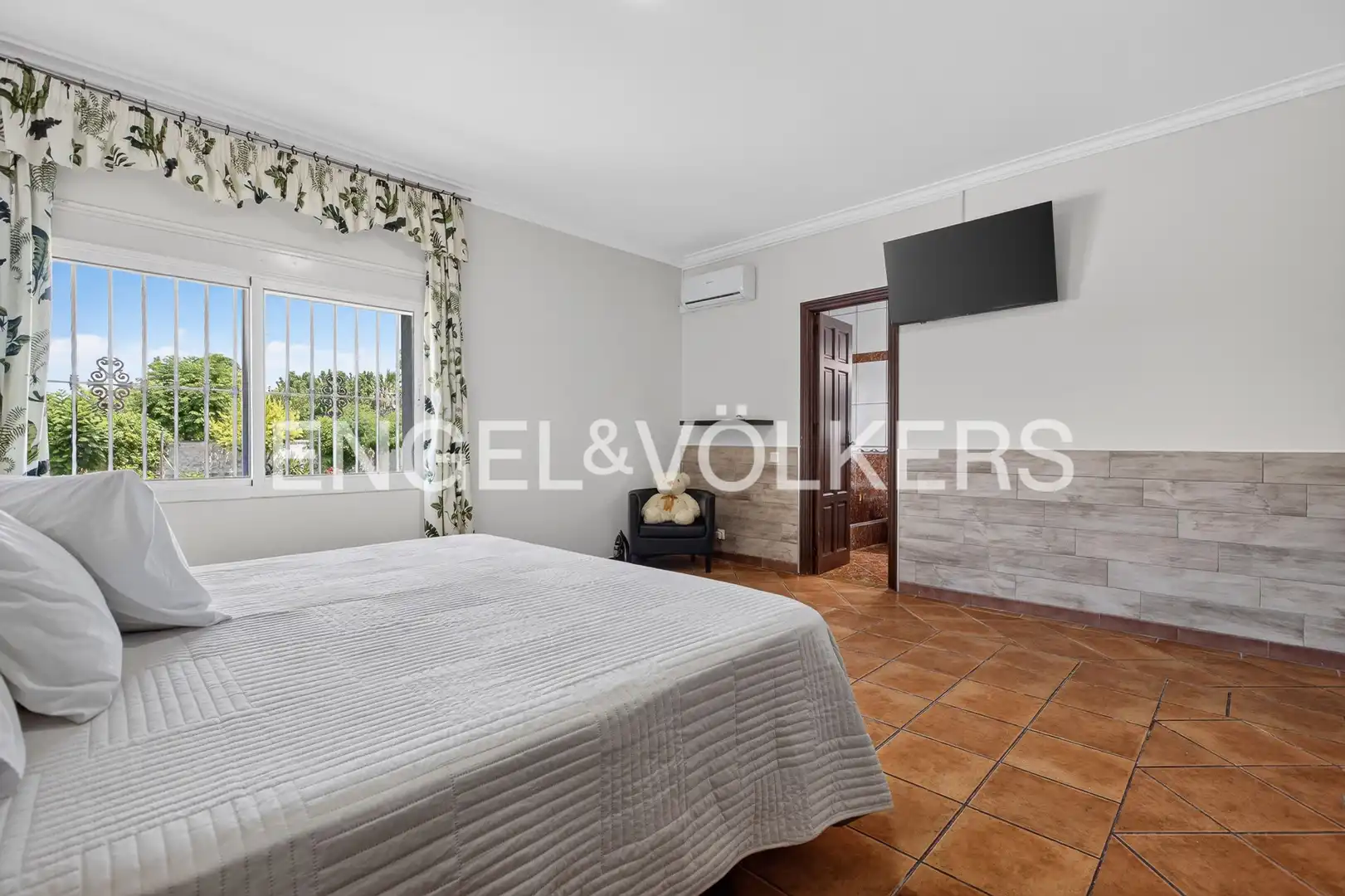 Habitación de Casa o chalet en venta en Carmona con Aire acondicionado, Calefacción y Jardín privado