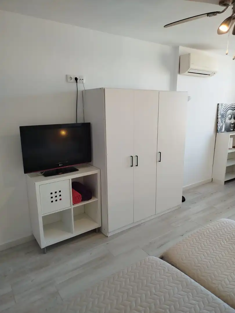 Habitación de Estudio de alquiler en Torremolinos con Aire acondicionado, Amueblado y Piscina comunitaria