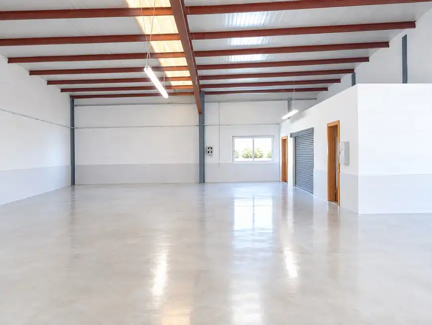 Fabrikhallen zur Miete in Torrellano