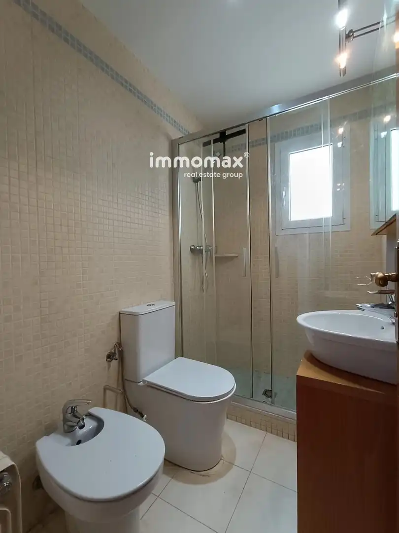 Baño de Piso de alquiler en Esplugues de Llobregat con Calefacción y Terraza