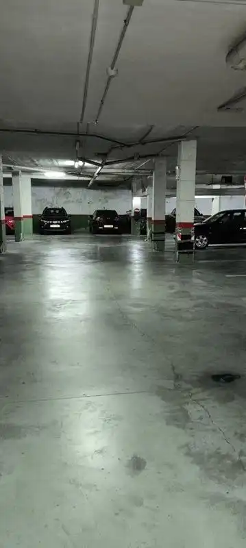 Parking de Piso en venta en Elche / Elx con Aire acondicionado, Amueblado y Balcón