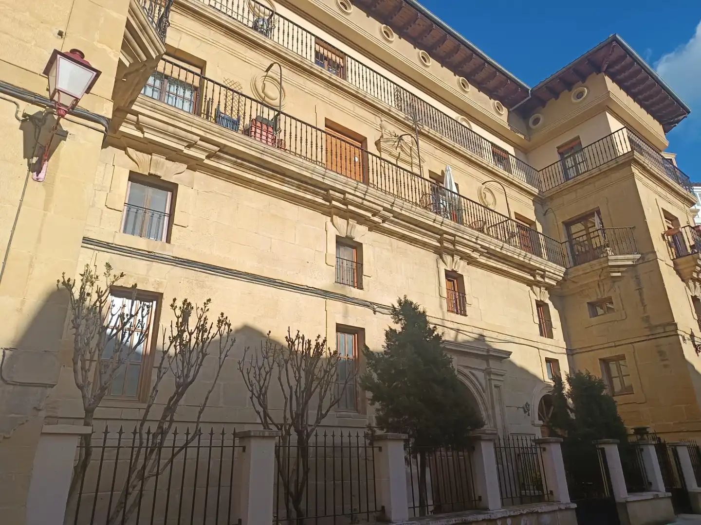 Außenansicht von Wohnung zur Miete in Haro mit Heizung, Möbliert und Balkon