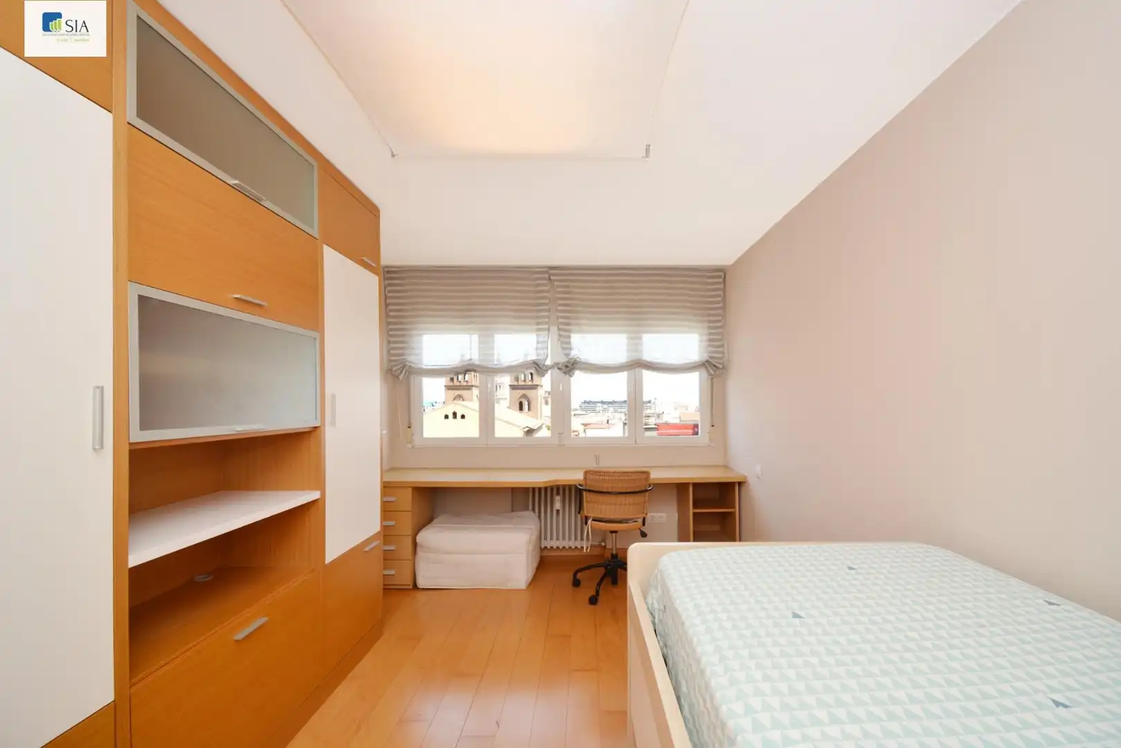 Habitación de Piso de alquiler en Zaragoza con Aire acondicionado, Calefacción y Amueblado