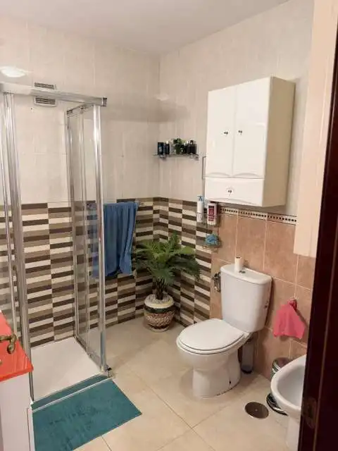 Baño de Casa adosada en venta en Yaiza con Jardín privado, Terraza y Amueblado