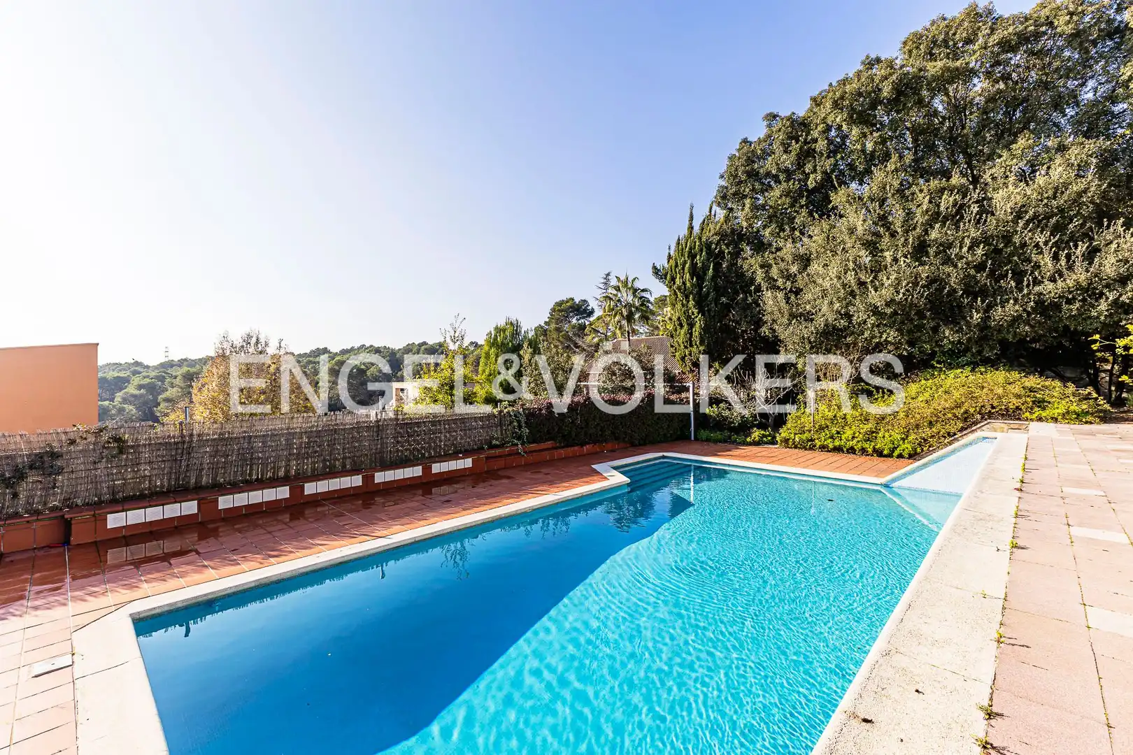 Swimming pool of Houses for sale in Cerdanyola del Vallès  with Air Conditioner, Heating and Private garden