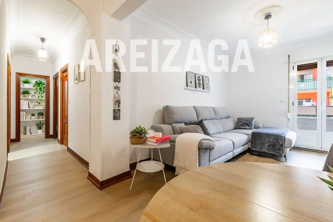 Sala de estar de Piso en venta en Donostia - San Sebastián  con Calefacción, Amueblado y Balcón