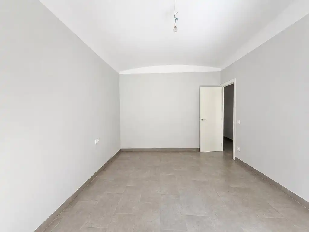 Bedroom of Flat for rent in Girona