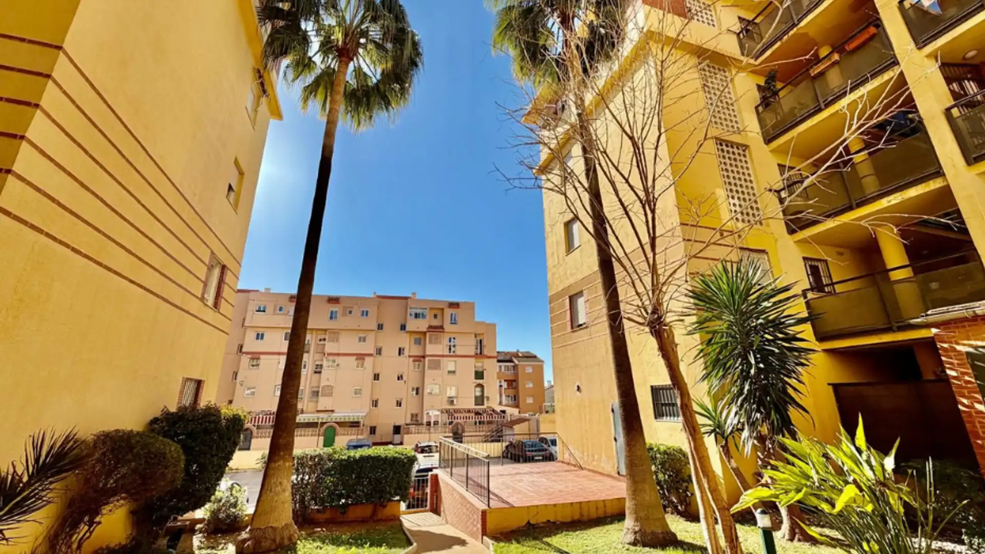 Vista exterior de Piso en venta en Benalmádena con Aire acondicionado y Terraza