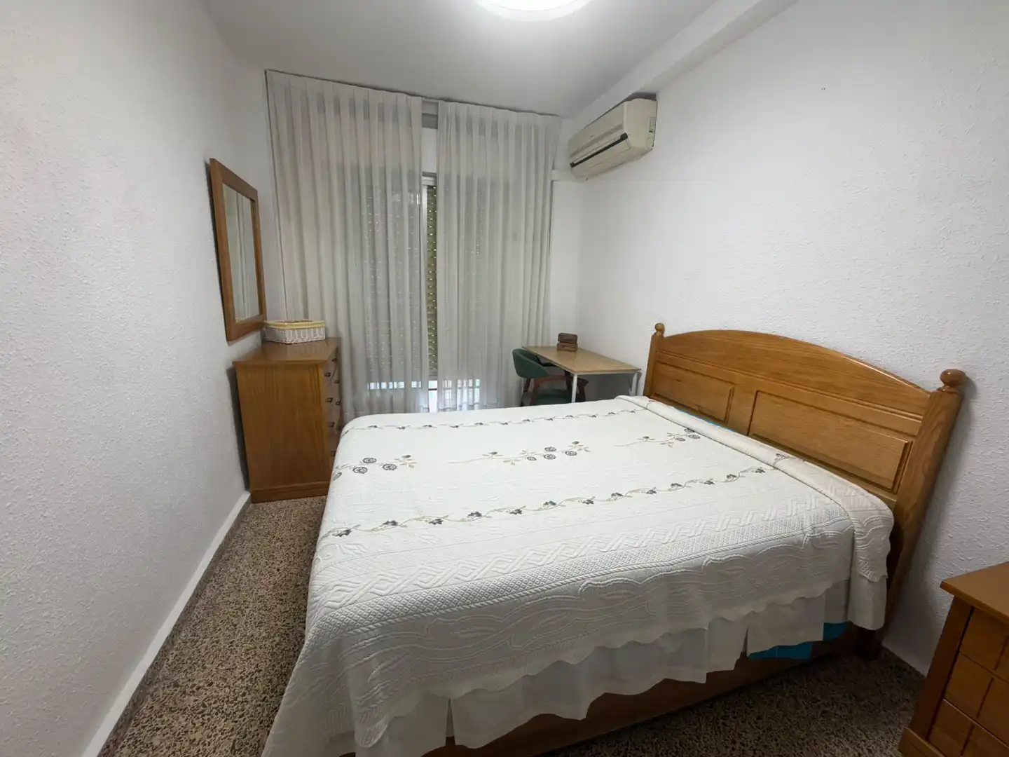 Flat with terrace to rent in Calle Santa María del Valle 17, imagen 28