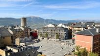 Vista exterior de Apartament en venda en Puigcerdà amb Calefacció, Parquet i Terrassa