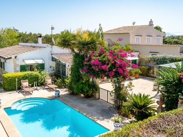 House with pool for sale in Muro