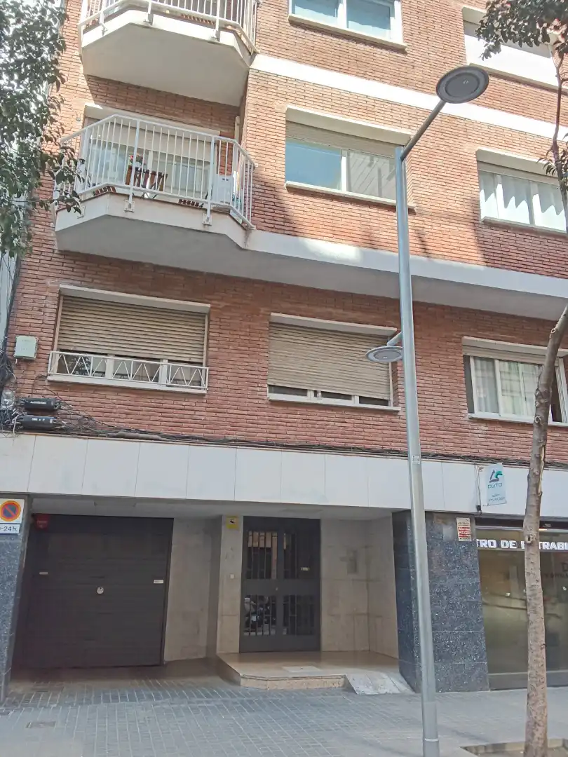 Vista exterior de Garaje en venta en Barcelona
