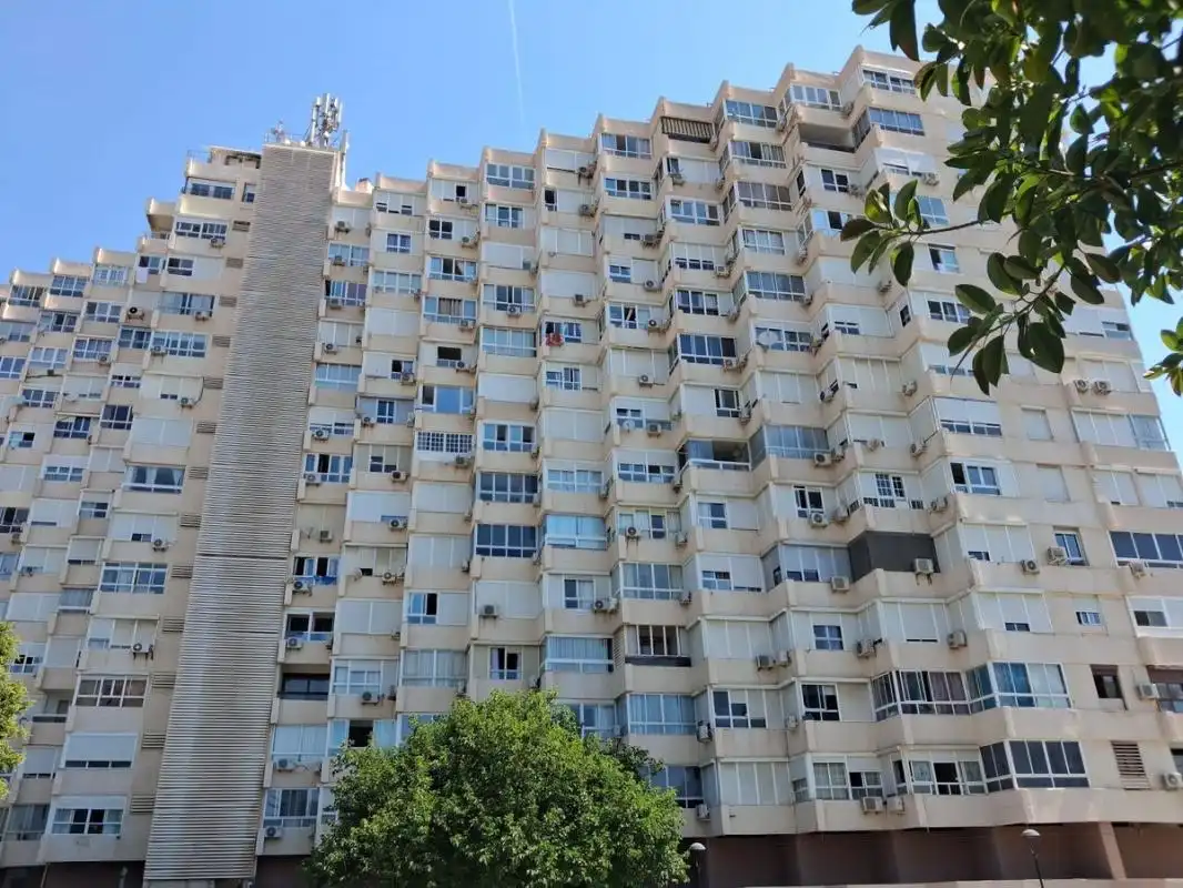 Vista exterior de Estudio en venta en Torremolinos con Aire acondicionado, Calefacción y Piscina