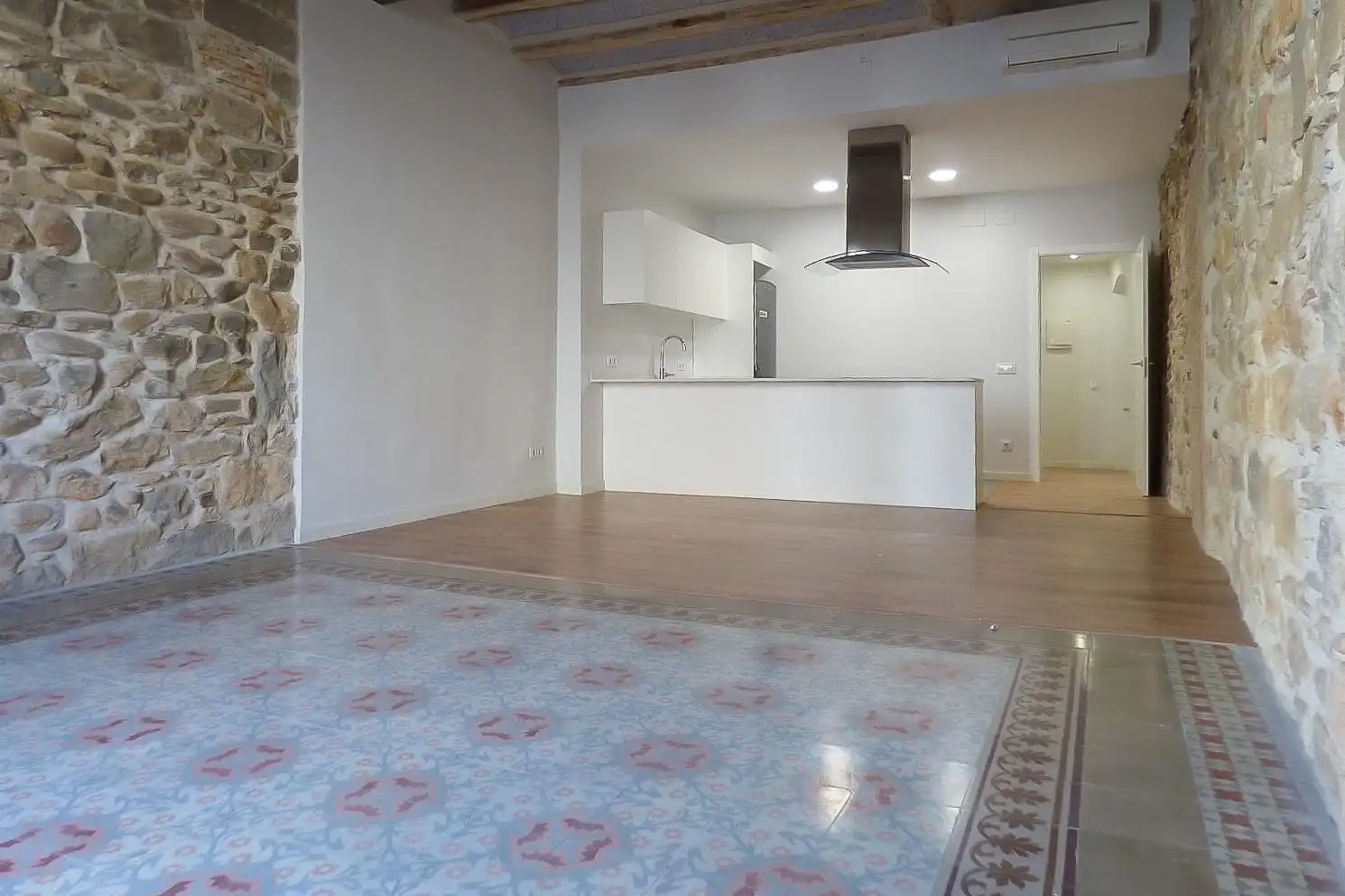 Apartments for rent in Centre - Barri Vell