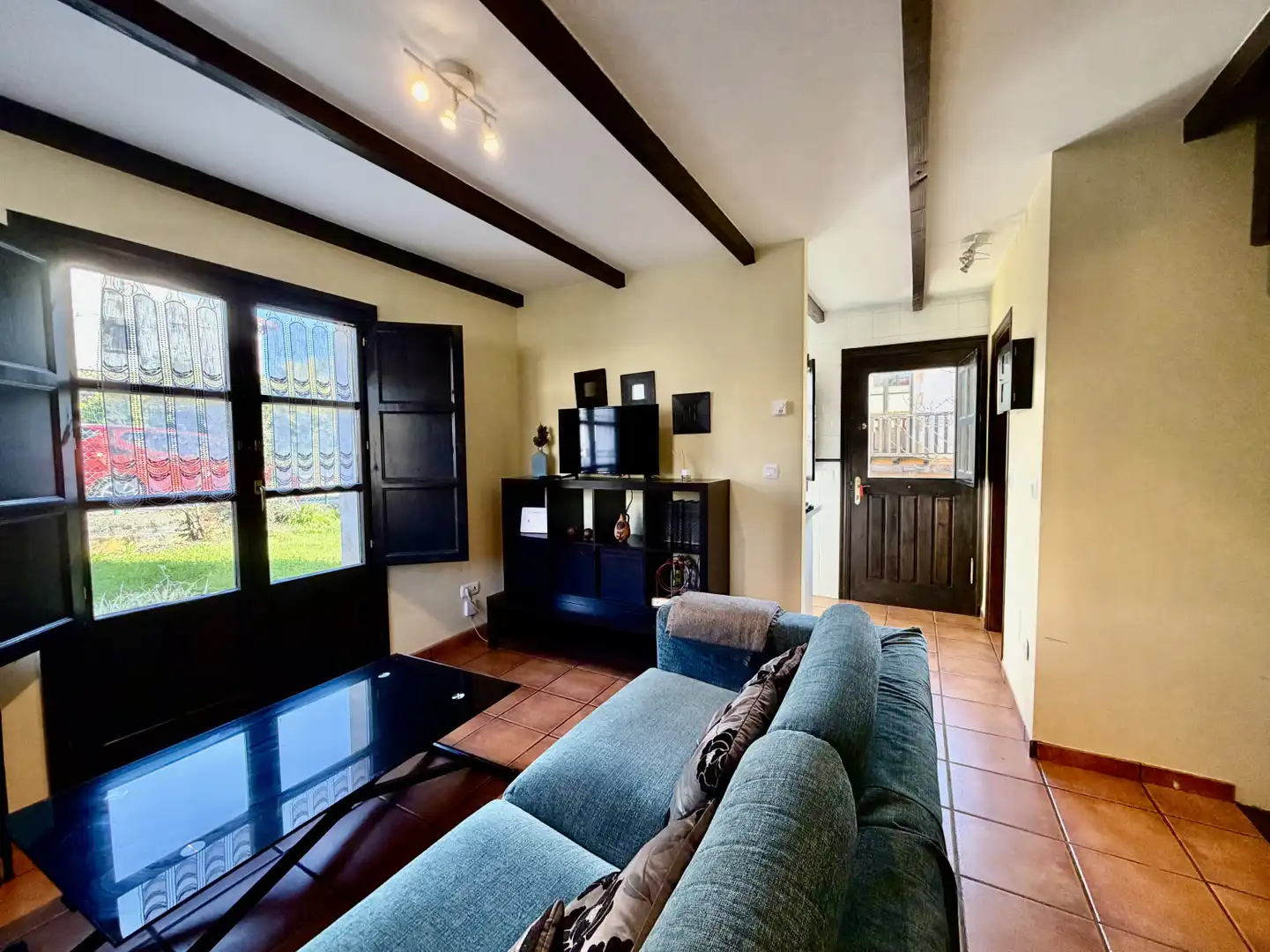 Living room of Detached homes for sale in Santillana del Mar  with Heating, Private garden and Furnished