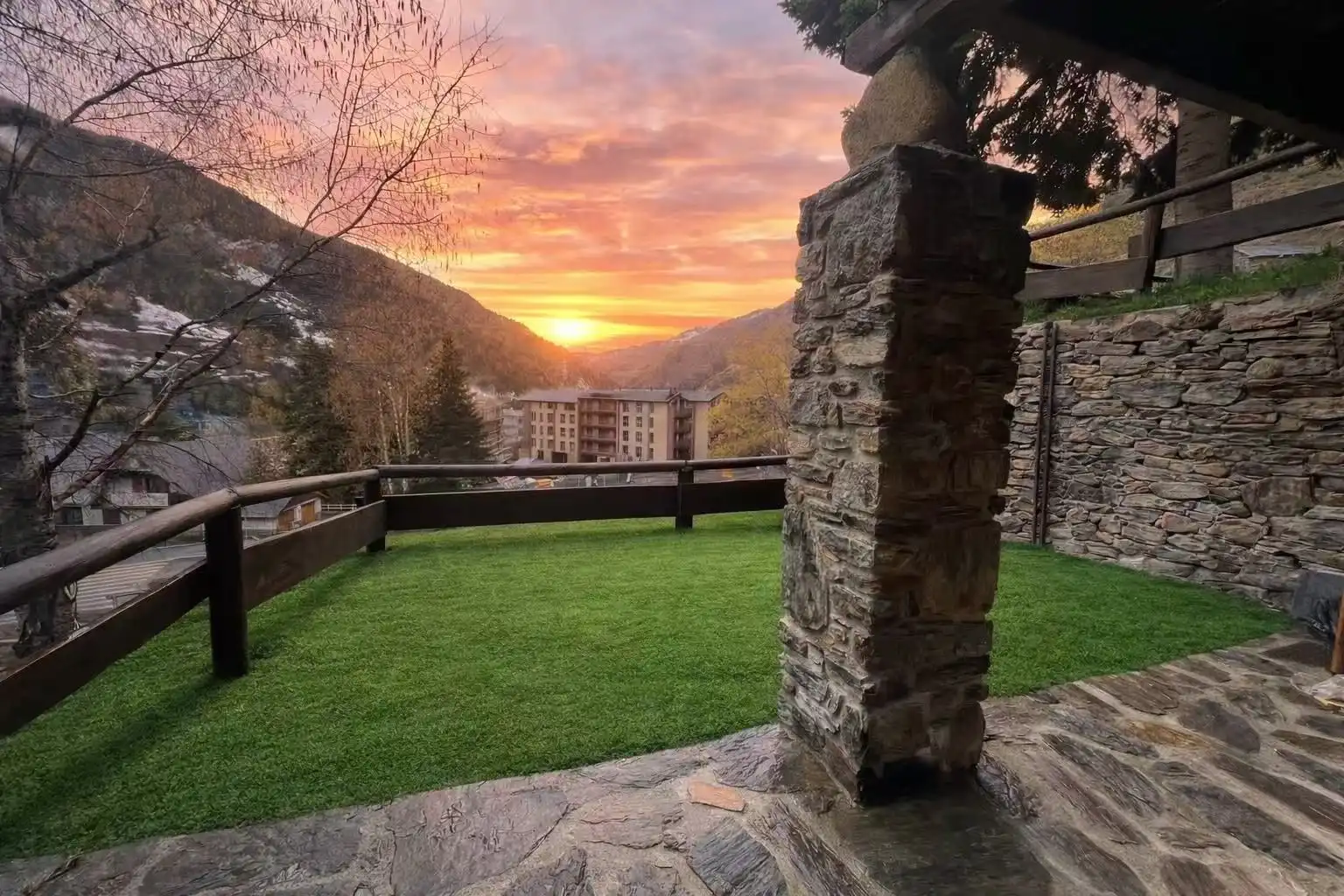 Terrassa de Planta baixa de lloguer en Canillo amb Calefacció, Terrassa i Moblat