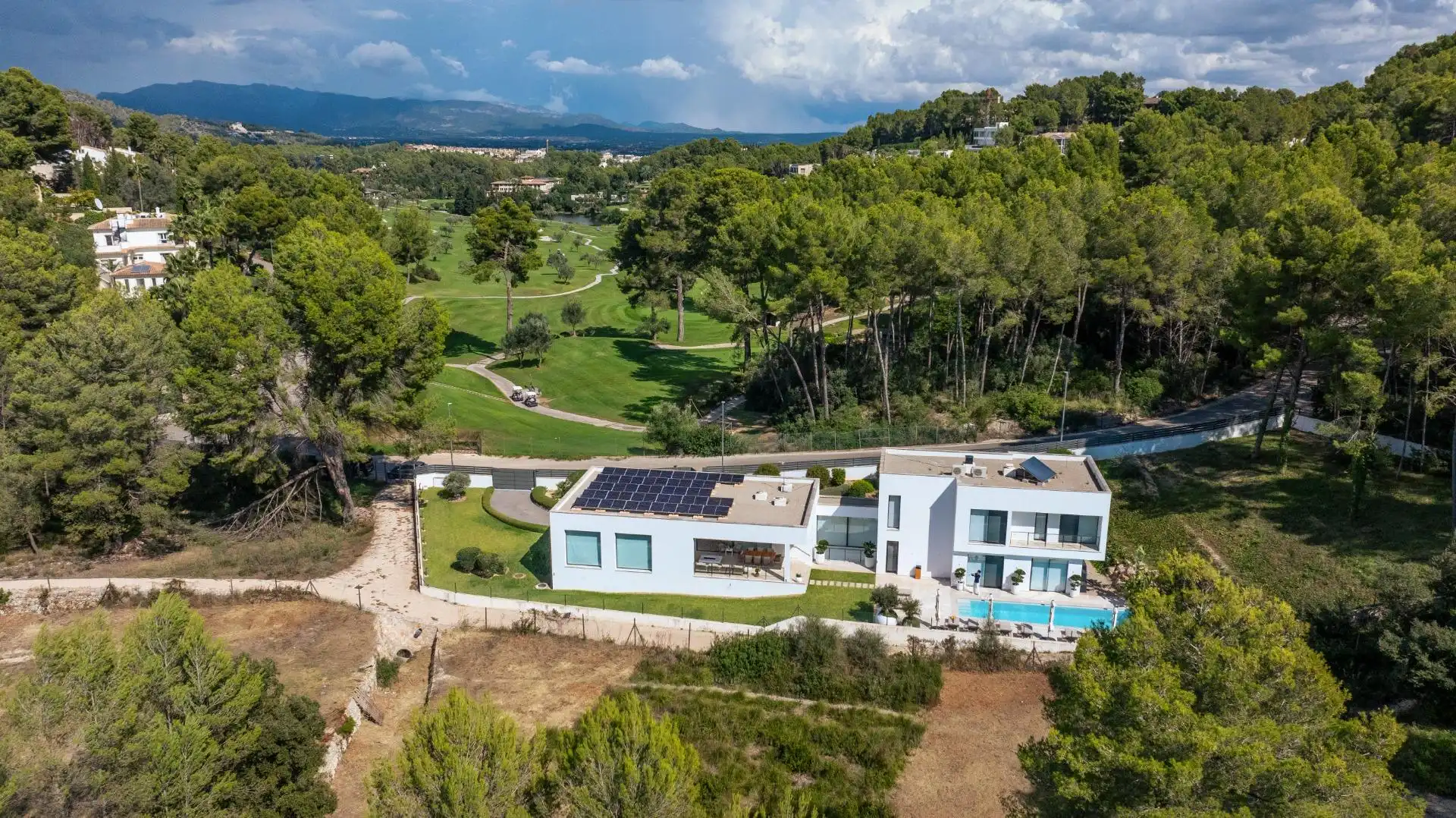 Vista exterior de Casa o xalet en venda en  Palma de Mallorca amb Aire condicionat, Calefacció i Jardí privat