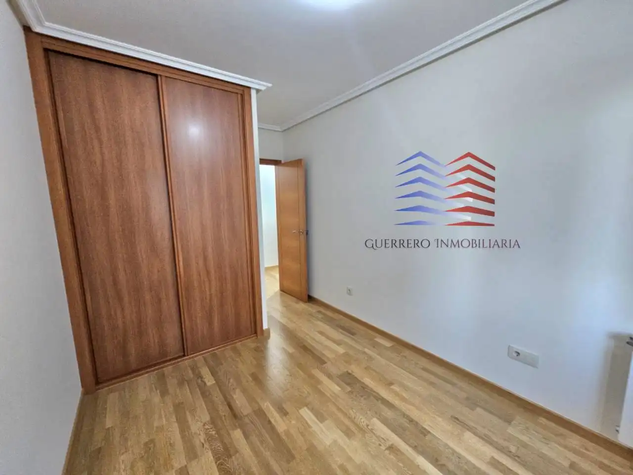 Wohnung zur Miete in Ourense Capital  mit Heizung, Parkett und Abstellraum