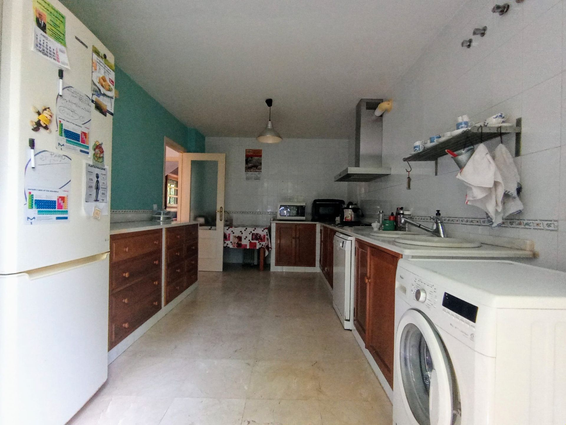 Cuina de Casa o xalet en venda en Gelves amb Jardí privat, Terrassa i Piscina
