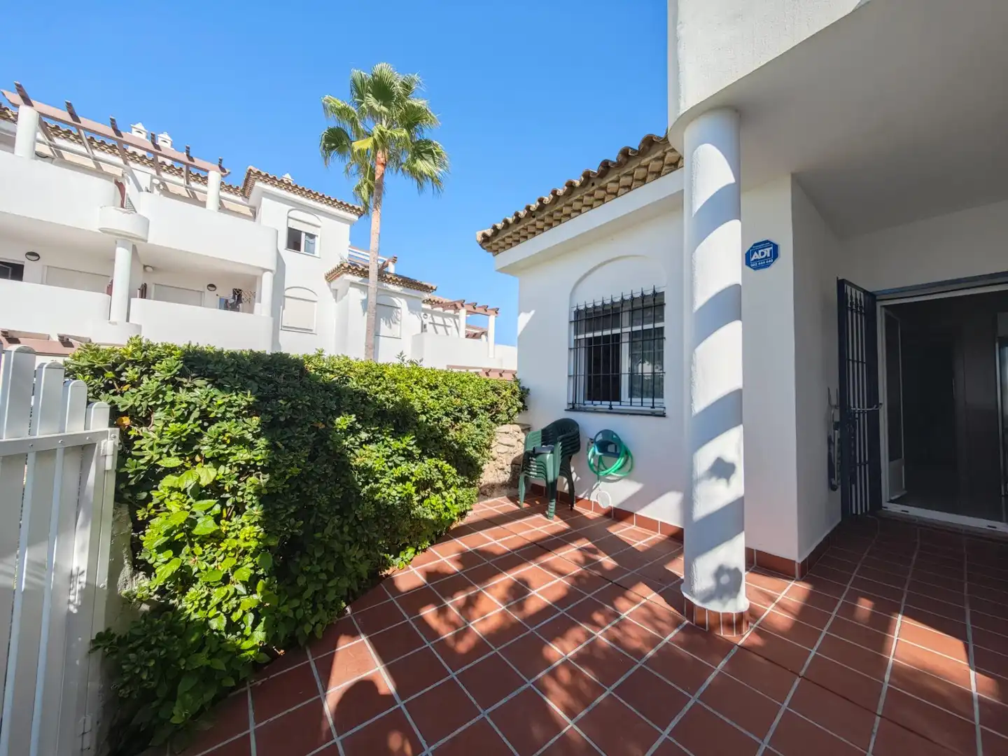 Vista exterior de Apartamento en venta en Chiclana de la Frontera con Jardín privado, Terraza y Amueblado
