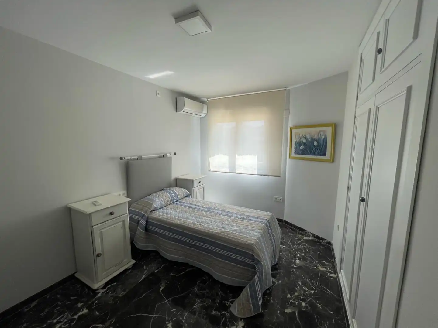 Bedroom of Flat for rent in Granada  with Air Conditioner, Heating and Furnished