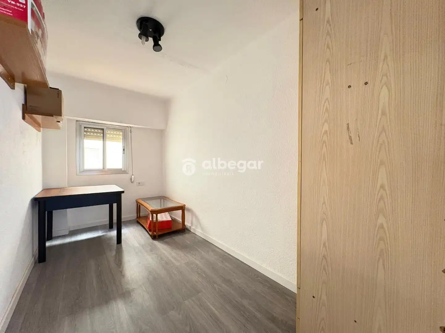 Dormitori de Pis de lloguer en Valencia amb Aire condicionat, Parquet i Terrassa