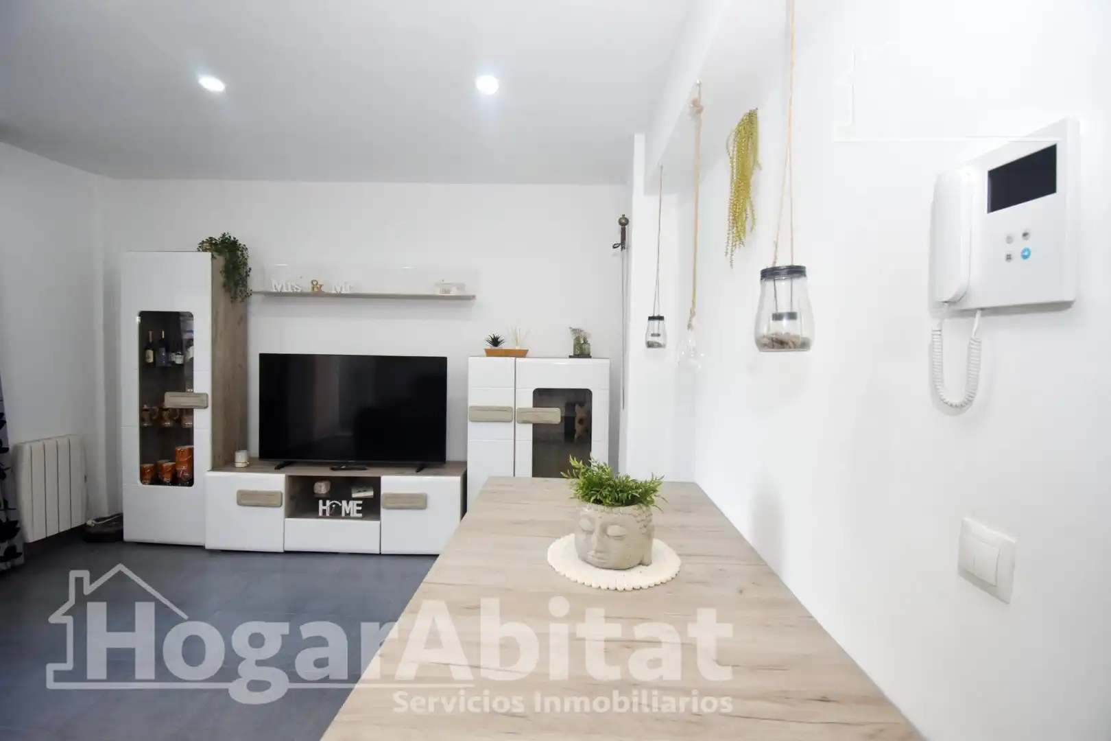 Sala de estar de Piso en venta en Castellón de la Plana / Castelló de la Plana con Calefacción, Terraza y Amueblado
