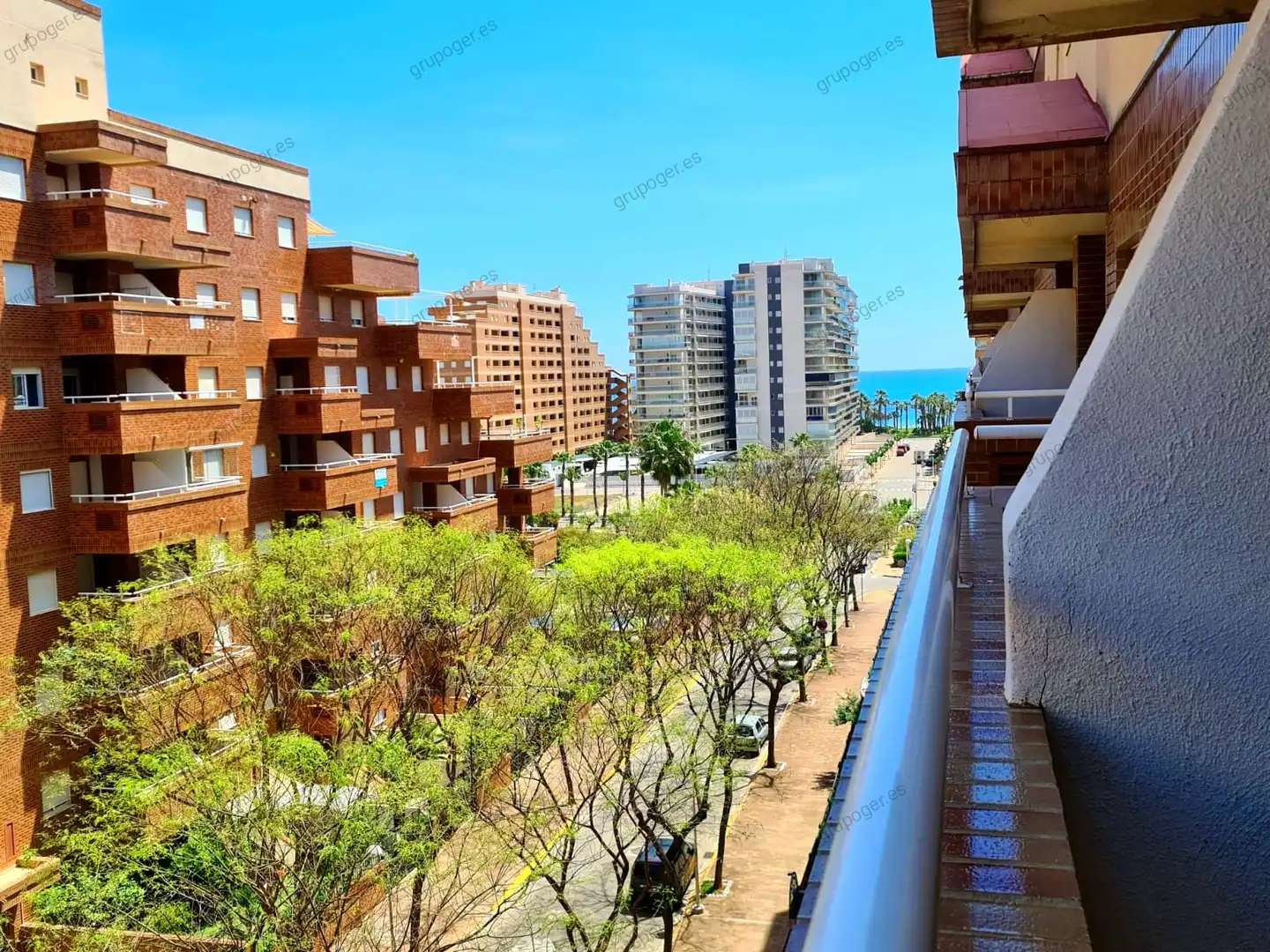 Piso con terraza en venta en Avenida Central 24