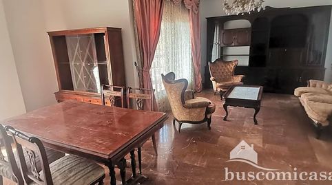 Foto 3 de Piso de alquiler en Constitución, Linarejos, Linares