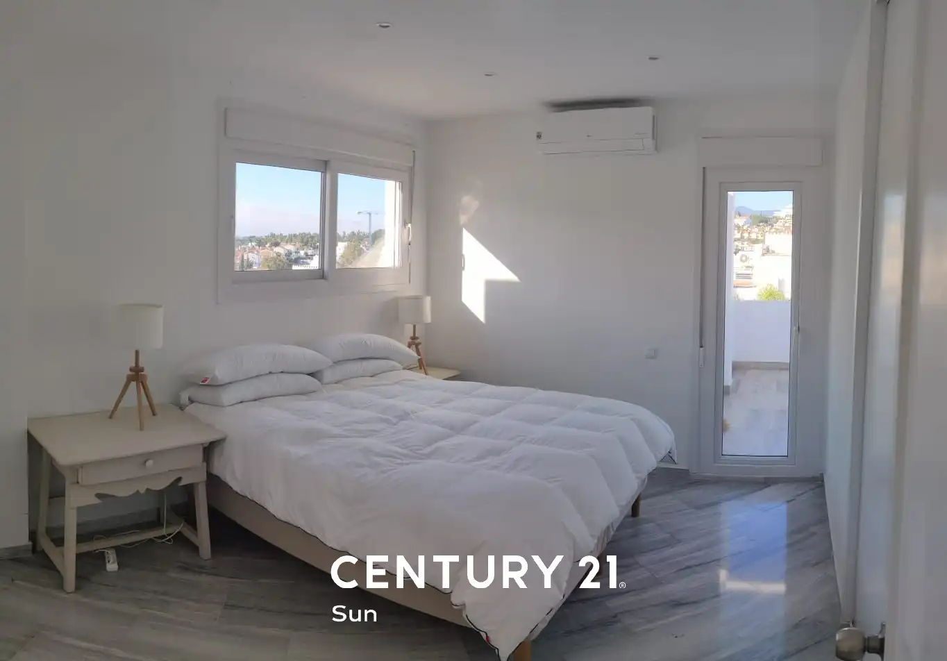 Habitación de Casa o chalet de alquiler en Estepona con Aire acondicionado, Jardín privado y Terraza