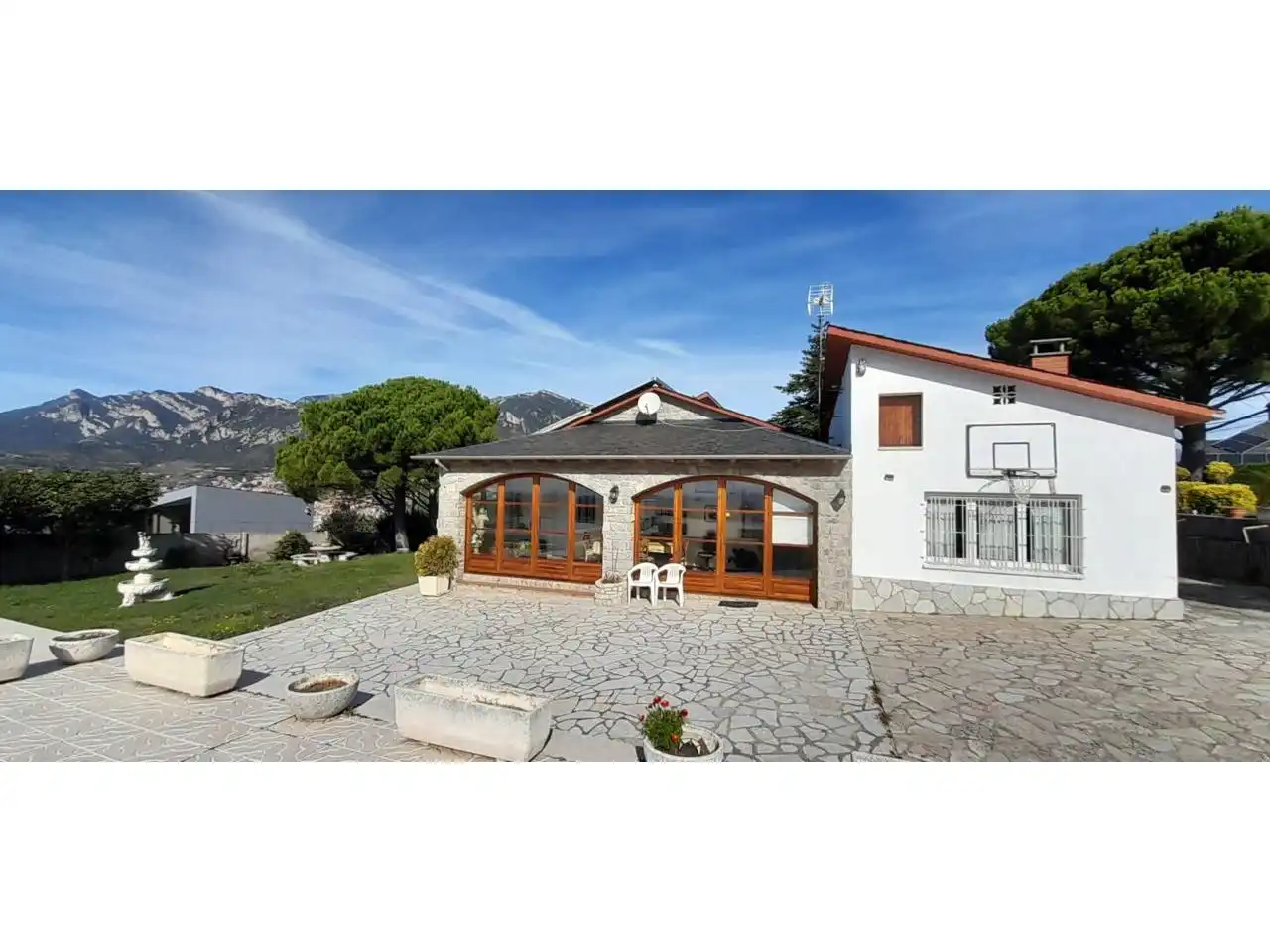 Vista exterior de Casa o chalet en venta en Berga con Calefacción, Jardín privado y Terraza