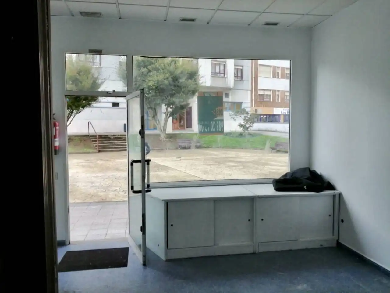 Local en venda a Calle Miguel Indurain, 9, Fozaneldi - Tenderina
